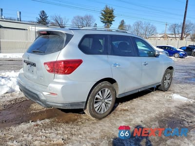 Trzecie zdjęcie samochodu z tyłu: 2017 NISSAN PATHFINDER S VIN:5N1DR2MM6HC664986 - miniatura