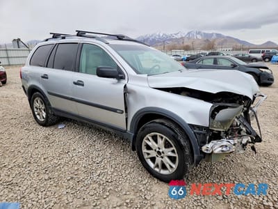 Czwarte zdjęcie samochodu z boku: 2004 VOLVO XC90 VIN:YV1CZ59H941067697 - miniatura