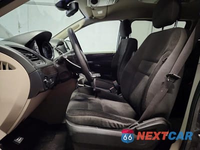 Zdjęcie 7 z 13 samochodu: 2019 DODGE GRAND CARAVAN SE VIN:2C4RDGBG0KR559118 - miniatura