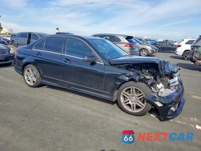 Czwarte zdjęcie samochodu z boku: 2010 MERCEDES-BENZ C 350 VIN:WDDGF5GB4AR109615 - miniatura