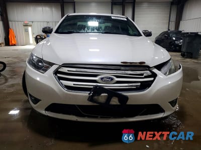 Piąte zdjęcie samochodu w środku: 2014 FORD TAURUS LIMITED VIN:1FAHP2F86EG183531 - miniatura