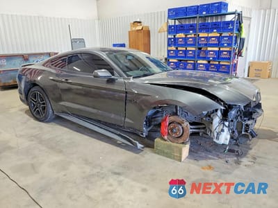 Czwarte zdjęcie samochodu z boku: 2019 FORD MUSTANG GT VIN:1FA6P8CFXK5132716 - miniatura