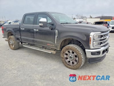 Czwarte zdjęcie samochodu z boku: 2025 FORD F350 SUPER DUTY VIN:1FT8W3BM0SED62337 - miniatura