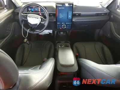 Zdjęcie 8 z 13 samochodu: 2023 FORD MUSTANG MACH-E PREMIUM VIN:3FMTK3SU9PMA97596 - miniatura