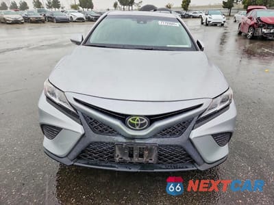 Piąte zdjęcie samochodu w środku: 2018 TOYOTA CAMRY L VIN:JTNB11HK8J3049833 - miniatura