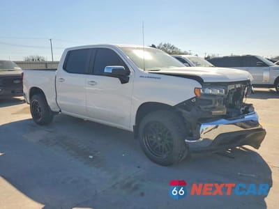 Czwarte zdjęcie samochodu z boku: 2021 CHEVROLET SILVERADO C1500 LT VIN:3GCPWCED5MG108108 - miniatura
