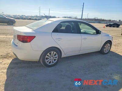 Trzecie zdjęcie samochodu z tyłu: 2010 KIA FORTE EX VIN:KNAFU4A28A5212071 - miniatura