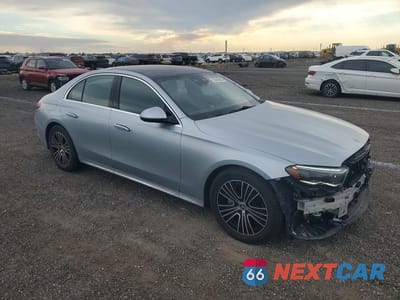 Czwarte zdjęcie samochodu z boku: 2025 MERCEDES-BENZ E 350 4MATIC VIN:W1KLF4HB3SA093849 - miniatura