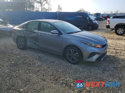 Czwarte zdjęcie samochodu z boku: 2023 KIA FORTE LXS VIN:3KPF24AD7PE678369 - miniatura