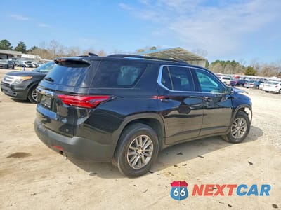 Trzecie zdjęcie samochodu z tyłu: 2022 CHEVROLET TRAVERSE LT VIN:1GNERGKW7NJ155787 - miniatura