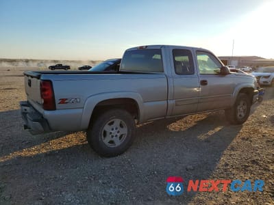 Trzecie zdjęcie samochodu z tyłu: 2004 CHEVROLET SILVERADO K1500 VIN:1GCEK19T44E249008 - miniatura