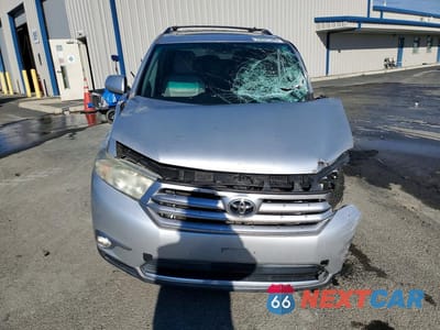 Piąte zdjęcie samochodu w środku: 2011 TOYOTA HIGHLANDER SE VIN:5TDBK3EH7BS076267 - miniatura