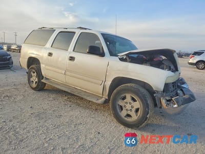 Czwarte zdjęcie samochodu z boku: 2004 CHEVROLET SUBURBAN C1500 VIN:3GNEC16Z64G212340 - miniatura