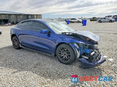 Czwarte zdjęcie samochodu z boku: 2026 TESLA MODEL 3 VIN:5YJ3E1EA3TF121973 - miniatura