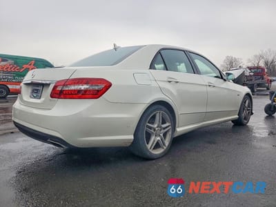 Trzecie zdjęcie samochodu z tyłu: 2012 MERCEDES-BENZ E 350 VIN:WDDHF5KB4CA587787 - miniatura