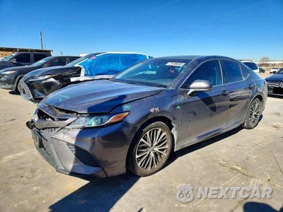 2018 TOYOTA CAMRY SE 4T1B11HK0JU130593 - główne zdjęcie licytacji z USA - miniatura