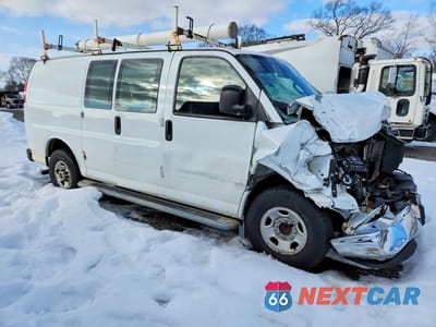 Czwarte zdjęcie samochodu z boku: 2018 GMC SAVANA G2500 UTILITY / SERVICE VAN VIN:1GTW7AFG7J1911924 - miniatura