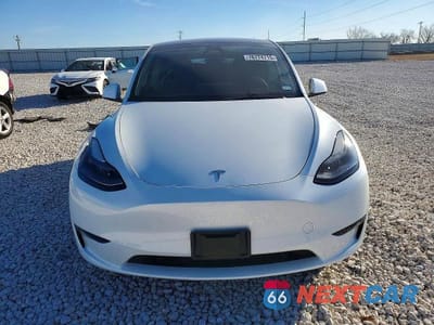 Piąte zdjęcie samochodu w środku: 2023 TESLA MODEL Y VIN:7SAYGAEE7PF805761 - miniatura