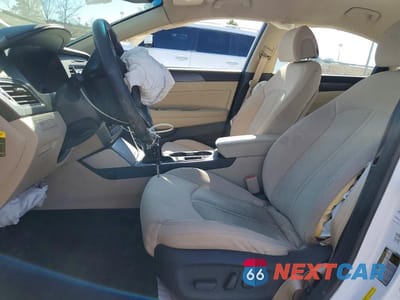 Zdjęcie 7 z 12 samochodu: 2017 HYUNDAI SONATA SPORT VIN:5NPE34AF4HH515007 - miniatura