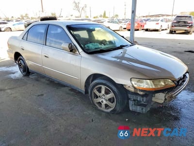 Czwarte zdjęcie samochodu z boku: 2000 HONDA ACCORD SE VIN:JHMCG6694YC016695 - miniatura