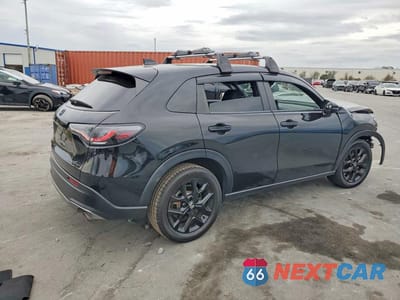 Trzecie zdjęcie samochodu z tyłu: 2023 HONDA HR-V SPORT VIN:3CZRZ1H53PM714757 - miniatura