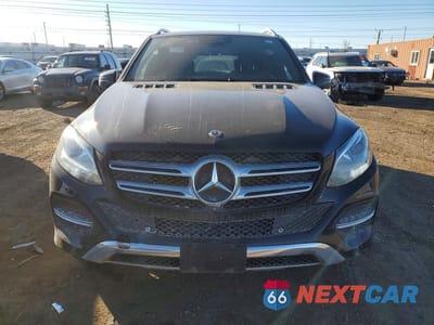 Piąte zdjęcie samochodu w środku: 2018 MERCEDES-BENZ GLE 350 4MATIC VIN:4JGDA5HB5JB174083 - miniatura