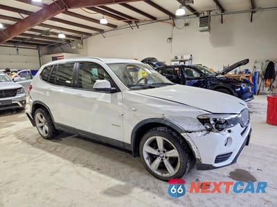 Czwarte zdjęcie samochodu z boku: 2017 BMW X3 XDRIVE28I VIN:5UXWX9C34H0W76218 - miniatura