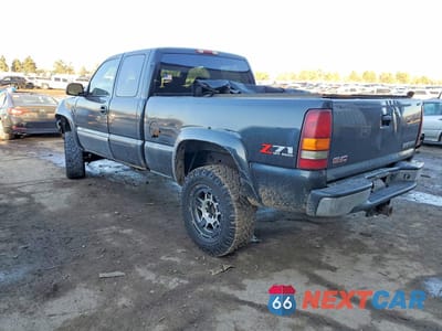 Drugie zdjęcie samochodu z przodu: 2003 GMC NEW SIERRA K1500 VIN:1GTEK19TX3E113979 - miniatura