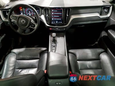 Zdjęcie 8 z 12 samochodu: 2019 VOLVO XC60 T5 VIN:LYV102RK3KB233297 - miniatura