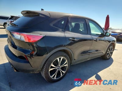 Trzecie zdjęcie samochodu z tyłu: 2021 FORD ESCAPE SE VIN:1FMCU0G68MUA47430 - miniatura