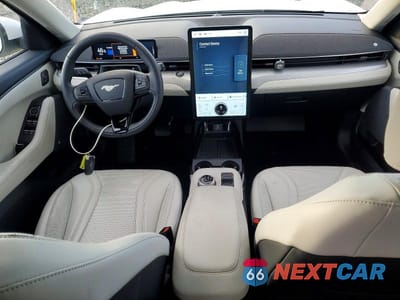 Zdjęcie 8 z 14 samochodu: 2022 FORD MUSTANG MACH-E PREMIUM VIN:3FMTK3R7XNMA23911 - miniatura