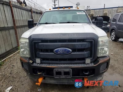Piąte zdjęcie samochodu w środku: 2015 FORD F250 SUPER DUTY UTILITY / SERVICE TRUCK VIN:1FD7X2B67FEA48335 - miniatura