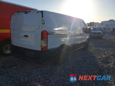 Trzecie zdjęcie samochodu z tyłu: 2015 FORD TRANSIT 150 UTILITY / SERVICE VAN VIN:1FTNE1YM7FKB27426 - miniatura