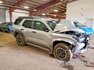 Czwarte zdjęcie samochodu z boku: 2025 TOYOTA 4RUNNER TRD OFF-ROAD HV VIN:JTEVB5BR9S5001075 - miniatura
