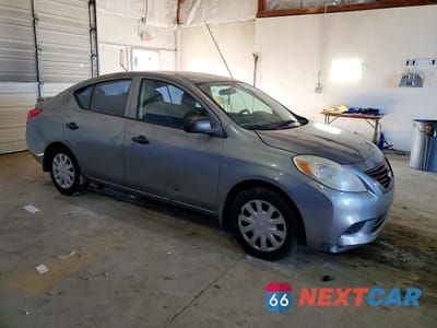 Czwarte zdjęcie samochodu z boku: 2014 NISSAN VERSA 1.6 S PLUS VIN:3N1CN7AP5EL866776 - miniatura