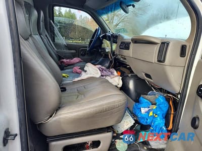 Zdjęcie 7 z 13 samochodu: 2001 GMC SAVANA PASSENGER 350 VIN:1GDHG31R311223685 - miniatura