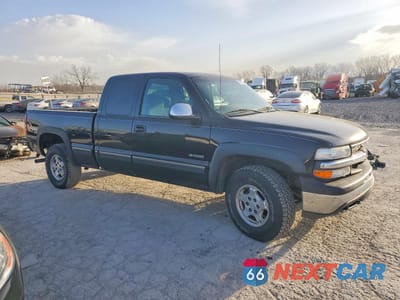 Czwarte zdjęcie samochodu z boku: 2001 CHEVROLET SILVERADO K1500 VIN:2GCEK19T411182729 - miniatura