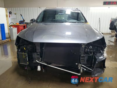 Piąte zdjęcie samochodu w środku: 2019 AUDI Q7 PREMIUM PLUS VIN:WA1LAAF73KD047081 - miniatura