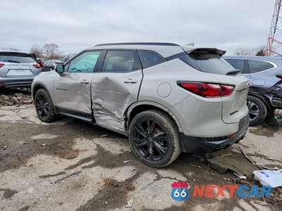 Drugie zdjęcie samochodu z przodu: 2021 CHEVROLET BLAZER RS VIN:3GNKBKRS9MS577313 - miniatura