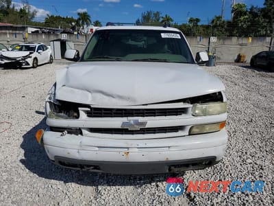 Piąte zdjęcie samochodu w środku: 2003 CHEVROLET SUBURBAN K1500 VIN:3GNFK16Z13G322475 - miniatura