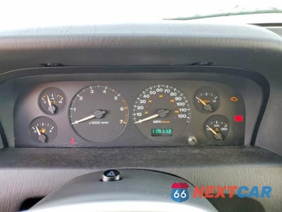 Zdjęcie 9 z 13 samochodu: 2004 JEEP GRAND CHEROKEE LAREDO VIN:1J4GW48S04C343903 - miniatura