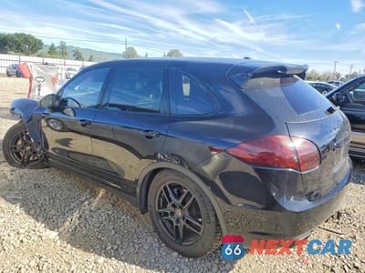 Drugie zdjęcie samochodu z przodu: 2012 PORSCHE CAYENNE S VIN:WP1AB2A23CLA45011 - miniatura