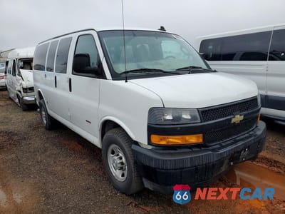 Czwarte zdjęcie samochodu z boku: 2019 CHEVROLET EXPRESS G3500 LS 2.8L 4C TDSL PASSENGER VIN:1GAZGLF16K1368905 - miniatura