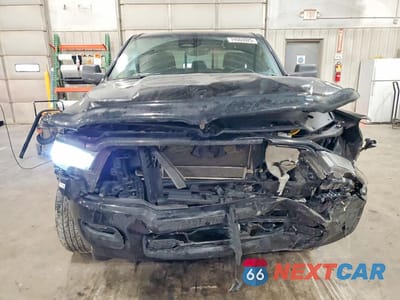 Piąte zdjęcie samochodu w środku: 2025 RAM 1500 TRADESMAN VIN:1C6RRFCGXSN553731 - miniatura