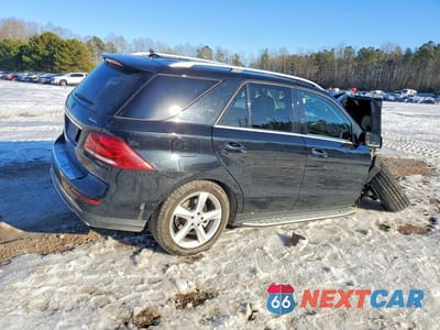 Trzecie zdjęcie samochodu z tyłu: 2017 MERCEDES-BENZ GLE 350 4MATIC VIN:4JGDA5HB4HA818561 - miniatura