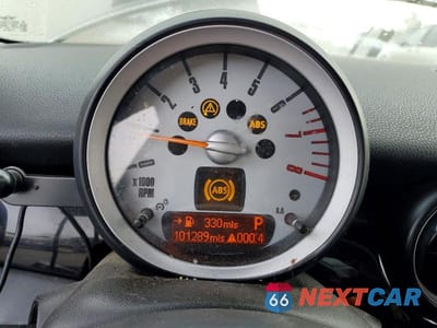 Zdjęcie 9 z 12 samochodu: 2008 MINI COOPER S VIN:WMWMF73588TV32670 - miniatura