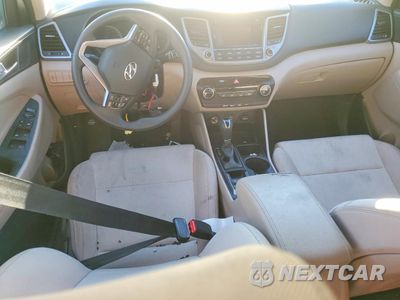 Zdjęcie 8 z 12 samochodu: 2018 HYUNDAI TUCSON SE VIN:KM8J23A45JU629440 - miniatura