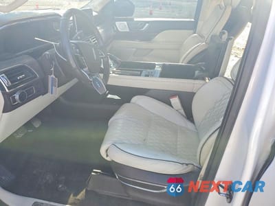 Zdjęcie 7 z 13 samochodu: 2019 LINCOLN NAVIGATOR BLACK LABEL VIN:5LMJJ2TT2KEL06859 - miniatura