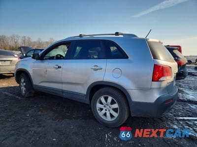 Drugie zdjęcie samochodu z przodu: 2012 KIA SORENTO LX VIN:5XYKT3A69CG248444 - miniatura