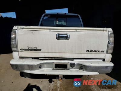 Zdjęcie 6 z 12 samochodu: 2005 CHEVROLET SILVERADO K2500 HEAVY DUTY VIN:1GCHK29U65E237794 - miniatura